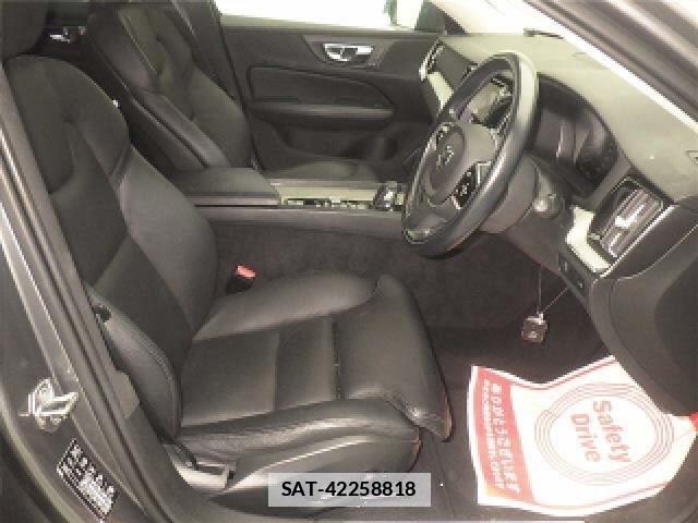 Volvo V60 2021-04 7811715-4
