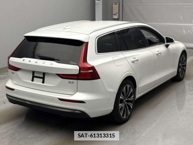 Volvo V60 2023-03 7811752-11