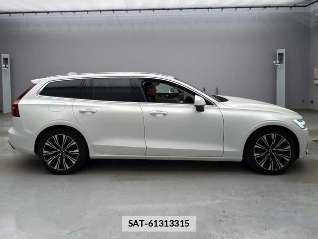 Volvo V60 2023-03 7811752-3