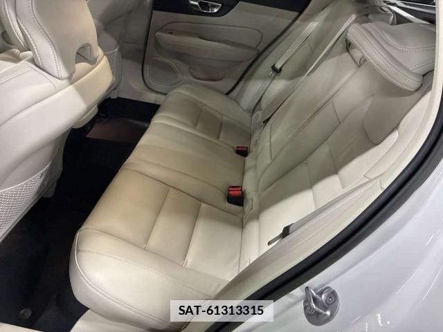 Volvo V60 2023-03 7811752-7