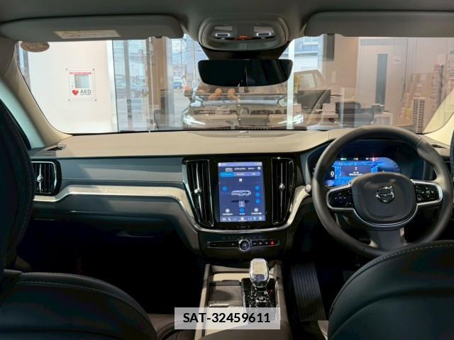 Volvo V60 2025-09 7812248-1