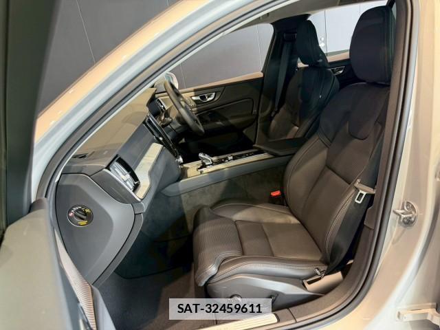 Volvo V60 2025-09 7812248-16