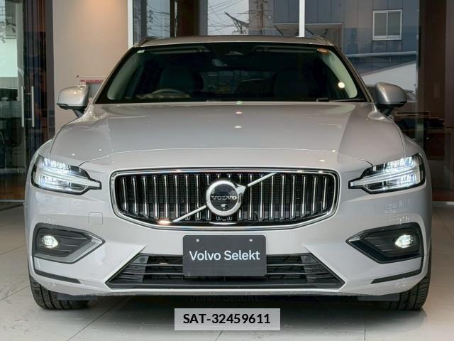 Volvo V60 2025-09 7812248-2