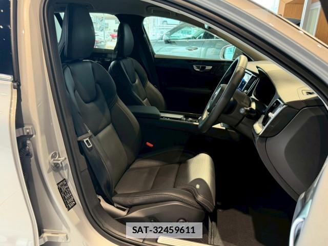Volvo V60 2025-09 7812248-5