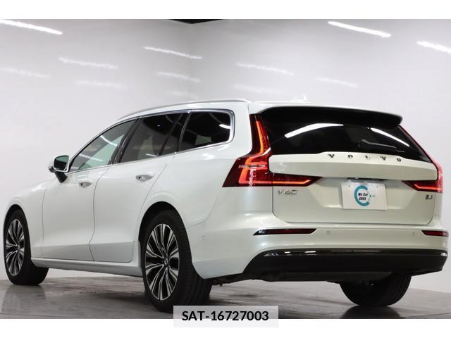 Volvo V60 2022-10 7813693-5