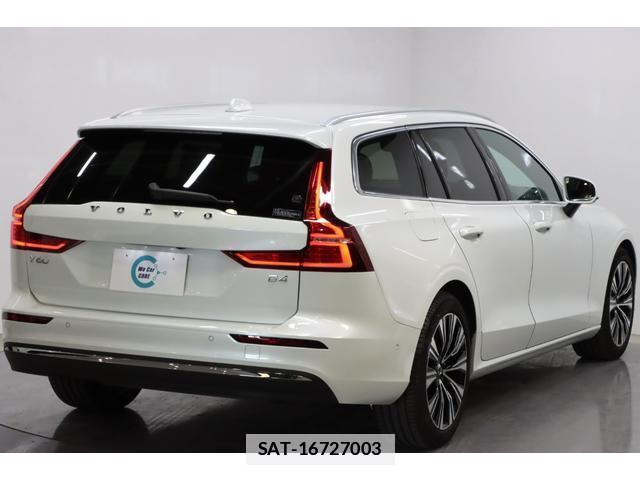 Volvo V60 2022-10 7813693-7