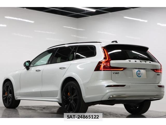 Volvo V60 2024-11 7813710-1