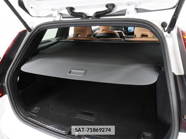 Volvo V60 2022-08 7813722-15
