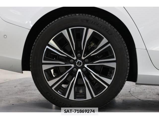 Volvo V60 2022-08 7813722-19