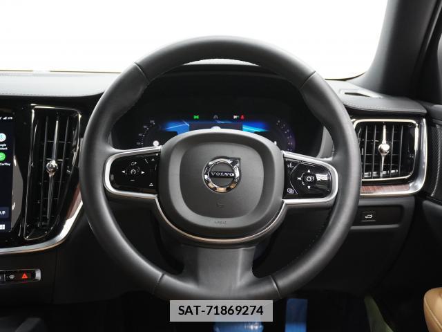 Volvo V60 2022-08 7813722-3