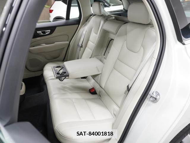Volvo V60 2022-04 7813736-13