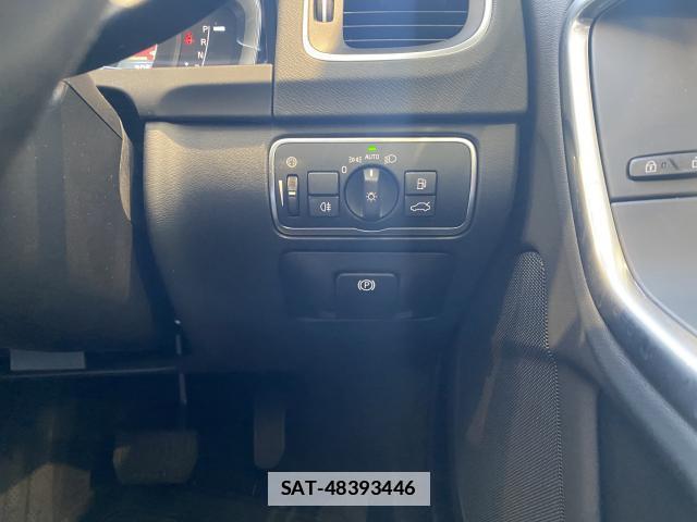 Volvo V60 2015-07 7814645-12
