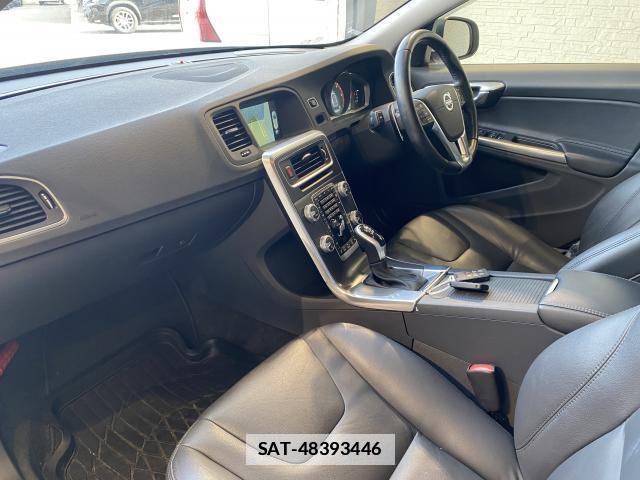 Volvo V60 2015-07 7814645-15