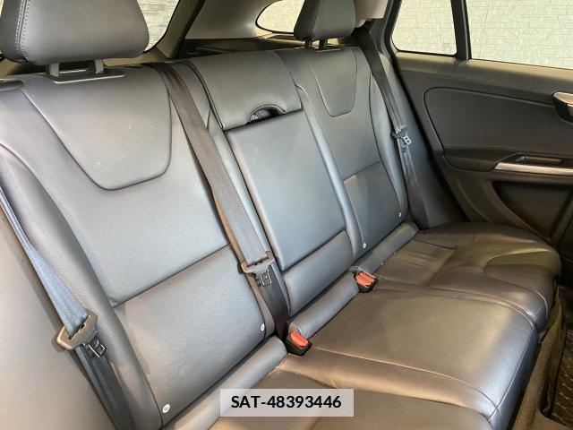 Volvo V60 2015-07 7814645-18