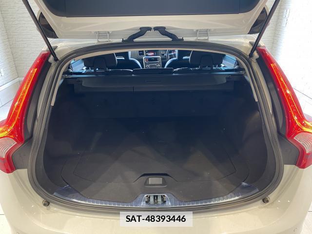 Volvo V60 2015-07 7814645-9