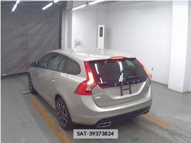 Volvo V60 2017-05 7817277-1