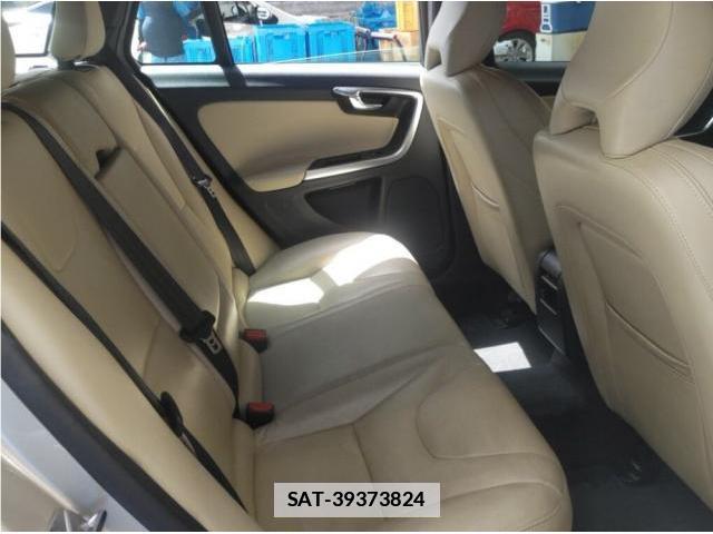 Volvo V60 2017-05 7817277-5