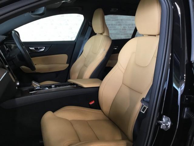 Volvo V60 2021-06 7817856-11