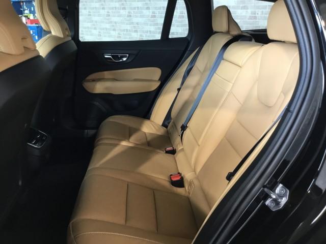 Volvo V60 2021-06 7817856-12
