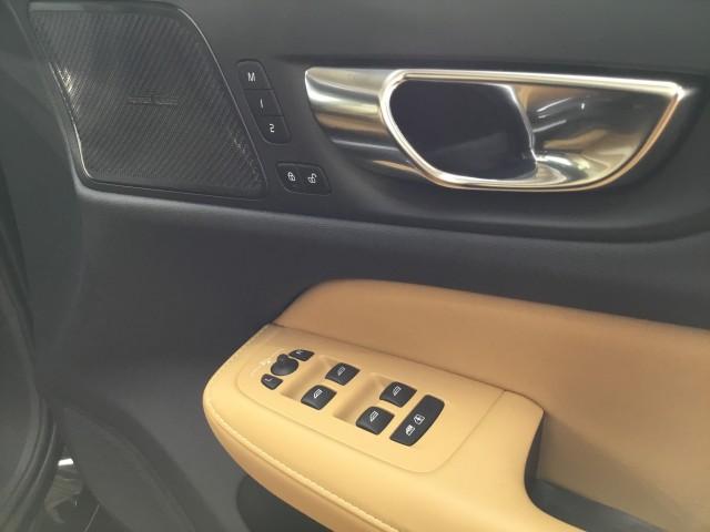 Volvo V60 2021-06 7817856-17