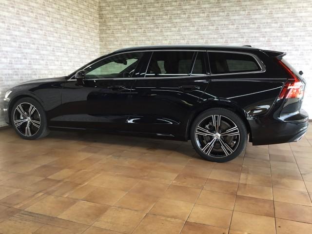 Volvo V60 2021-06 7817856-7