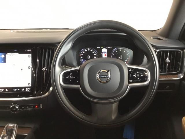 Volvo V60 2021-06 7817856-8