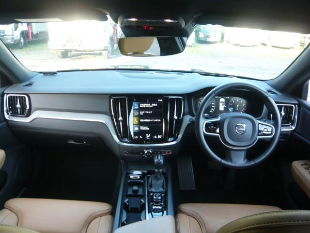 Volvo V60 2019-10 7818800-2
