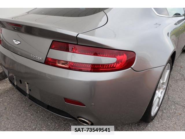 Aston Martin V8 VANTAGE 2008-03 7817190-12
