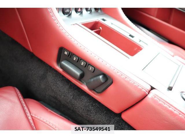 Aston Martin V8 VANTAGE 2008-03 7817190-19