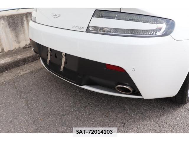 Aston Martin V8 VANTAGE 2015-07 7817192-11