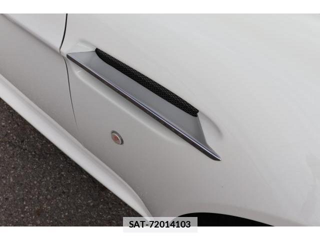 Aston Martin V8 VANTAGE 2015-07 7817192-7