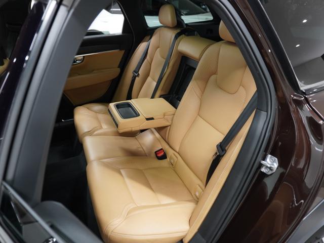 Volvo V90 2017-03 7813737-13