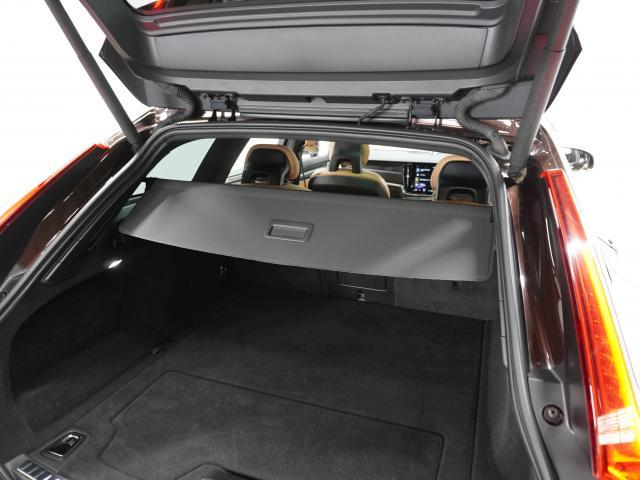 Volvo V90 2017-03 7813737-14