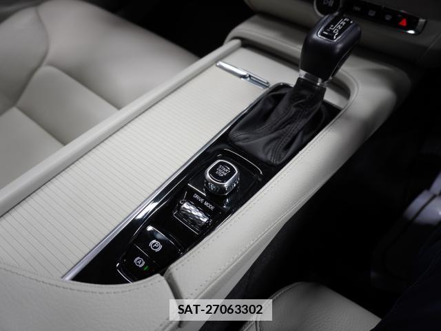 Volvo V90 2019-09 7813743-8