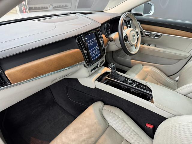 Volvo V90 2018-01 7816899-11