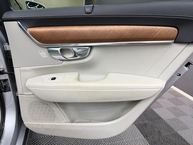 Volvo V90 2018-01 7816899-15