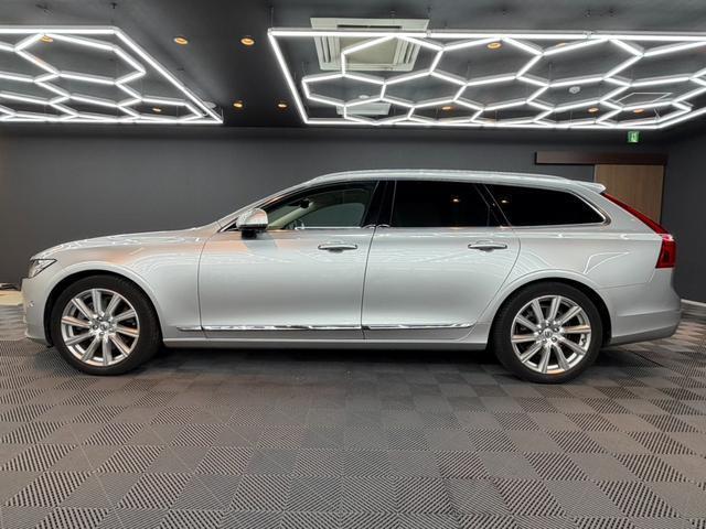 Volvo V90 2018-01 7816899-9