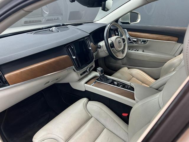 Volvo V90 2017-05 7816913-13