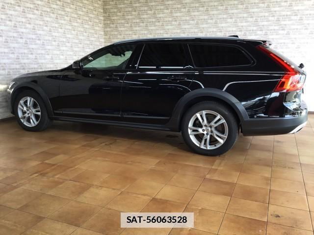 Volvo V90 2019-03 7817809-7