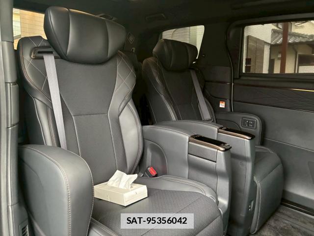Toyota VELLFIRE 2025-10 7813588-11