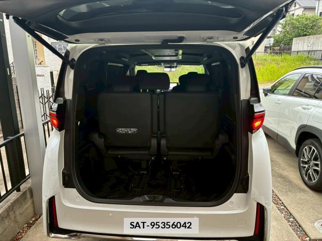 Toyota VELLFIRE 2025-10 7813588-13