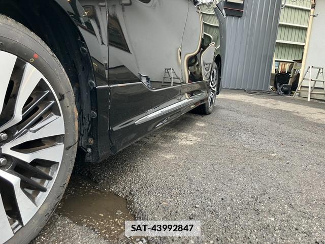 Toyota VELLFIRE 2020-06 7819254-16