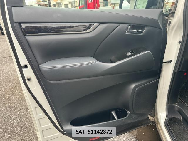 Toyota VELLFIRE 2018-11 7819336-15