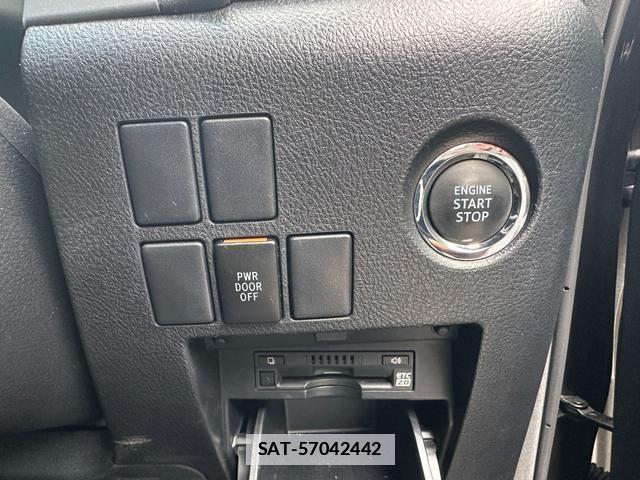 Toyota VELLFIRE 2017-10 7819338-9