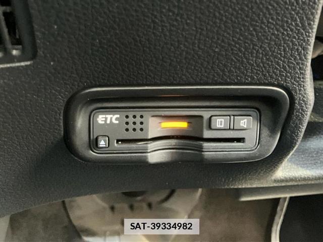 Honda VEZEL 2017-06 7818906-14