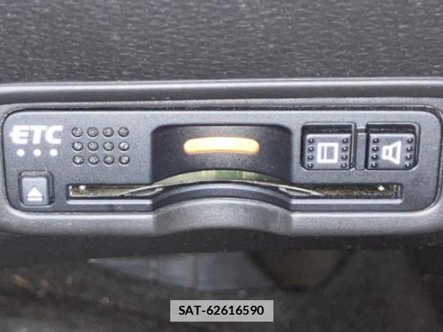 Honda VEZEL 2018-06 7822005-17