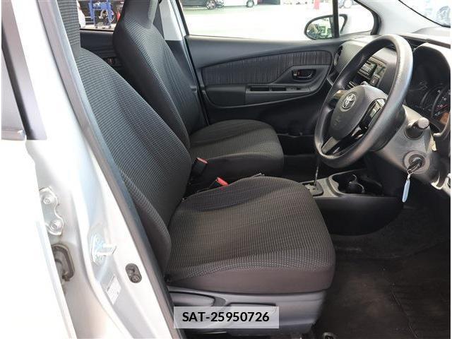 Toyota VITZ 2017-03 7811894-12