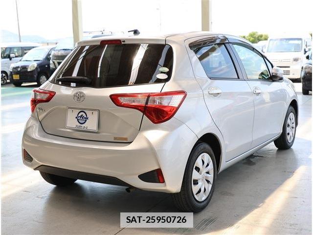 Toyota VITZ 2017-03 7811894-5