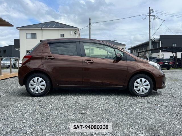 Toyota VITZ 2013-03 7813823-12