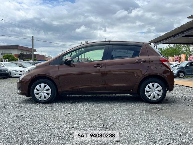 Toyota VITZ 2013-03 7813823-3